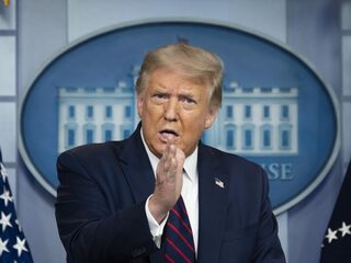 'Als Trump verliest, dan verliest hij van corona'