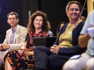 Minister van Engelshoven: 'Deze canon kan tegen een stootje'