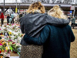 Premier Rutte en minister Grapperhaus bij stille tocht in Utrecht