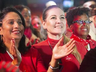 Partij Trudeau verliest meerderheid, maar blijft grootste