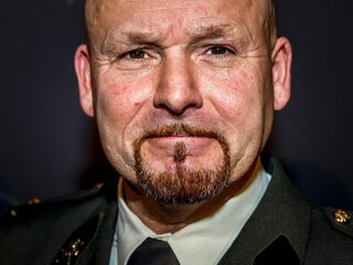 'Marco Kroon moet een toontje lager zingen'