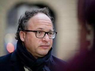 Minister Koolmees: 'De kans groot dat we deze keer geleidelijker uit de lockdown gaan'