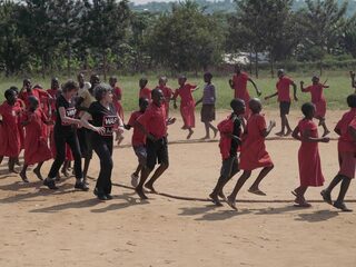 Oorlogskinderen van toen, ontmoeten oorlogskinderen van nu