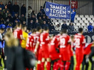 Eerste divisie in teken van strijd tegen racisme