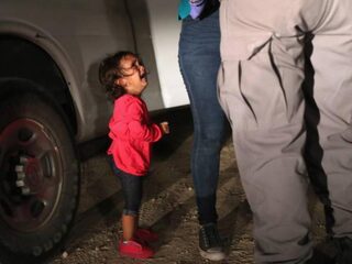 'Gezicht van Amerikaans grensbeleid' is samen met haar moeder