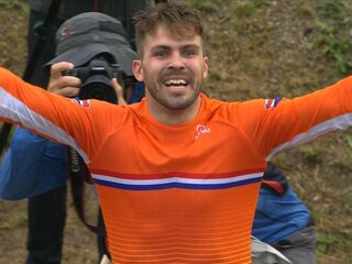 Tokio aan een zijden draadje