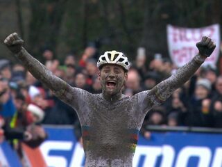 Sportman van het jaar moet tot uiterste gaan in modder van Namen voor overwinning