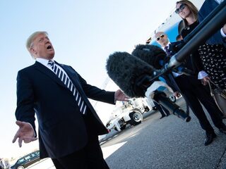 Trump wil nucleair verdrag opzeggen: 'Het zou triest zijn'