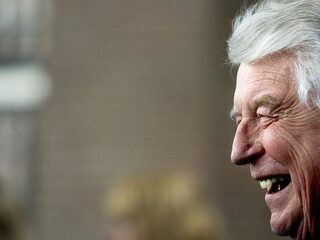 Wim Kok en de media: 'Hij zag het vooral als een verplicht nummer'