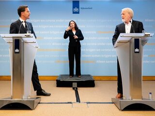 Persconferentie: 'Van Dissel had daar niet moeten staan'