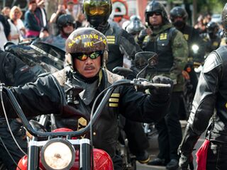 Burgemeesters: motorbendes moeten verboden worden