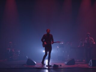 Kim Janssen maakt popliedjes van absurd realisme