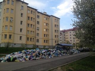 In de Oekraïense stad Lviv ligt het afval gewoon op straat