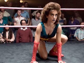 Glitterpakjes en theatrale nepgevechten in Netflix serie GLOW