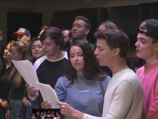 Nederlandse YouTubers zingen voor Sint Maarten