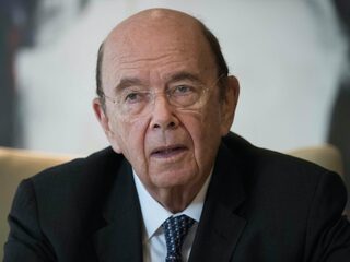 Paradise Papers: Amerikaanse minister doet zaken met schoonzoon Poetin