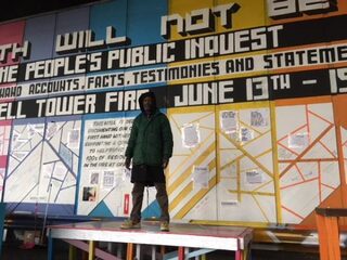 Deze kunstenaar herdenkt de 79 doden van de Grenfell Tower-tragedie