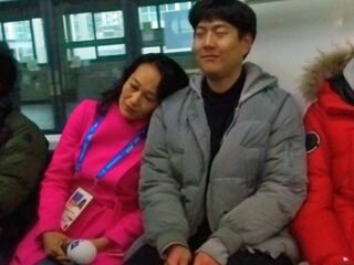 Mischa Says Hi! #11: Waarom slapen in het openbaar vervoer een goed idee is