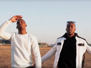 Almeerse rappers roepen jongeren op: 'Zorg dat je stemt!'