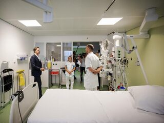 Nederlandse Zorgautoriteit schaalt crisisoverleg op