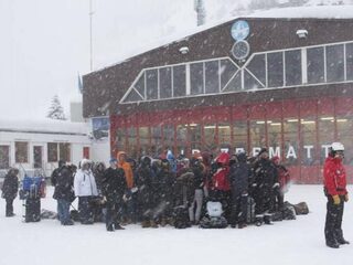 Ski-oorden in de Alpen zuchten onder sneeuw: 'het ligt hier metershoog op het dak'