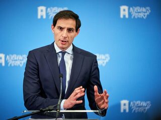 Wopke Hoekstra (CDA) zet zich af tegen de VVD: 'Wat je belooft moet je waarmaken'