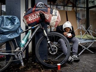 Forse stijging aantal daklozen Nederland: 'Zet leegstaande kantoorgebouwen in'
