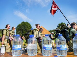 'Hitteletsel bij tientallen militairen door fouten bij Defensie'