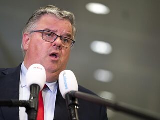 Burgemeester Hubert Bruls: 'Mondkapjesplicht invoeren deze zomer leidt tot chaos'