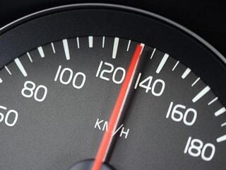Snelheid verlagen naar 100: 'Niet zonder slag of stoot'