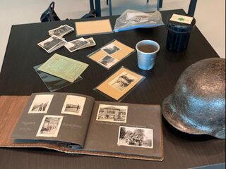 Wie verdienen er nog geld aan de Tweede Wereldoorlog?