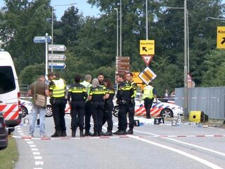 Busje ingereden op Pinkpopgangers