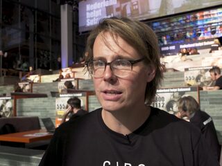 Actiedag Giro 555 voor Sulawesi op radio en tv