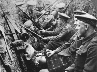 Geert Mak: 'De oorlog mag voorbij zijn, de gevolgen ervan zijn tot op heden voelbaar'