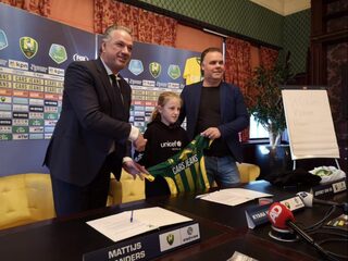 Kyana (10) baas voor een dag bij ADO Den Haag