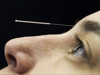 Alternatieve therapieën blijven vergoeden? 'Ik betaal ook mee aan rokers'