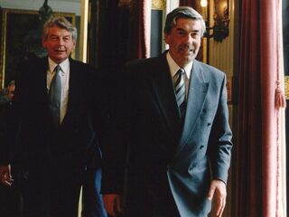 Herinneringen aan Kok en Lubbers: 'het was niet makkelijk hem voor de camera te krijgen'