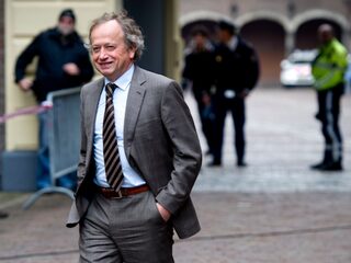 'Rutte moet voorbeeld nemen aan Berlusconi'