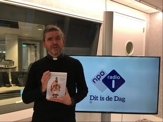 'Homoseksualiteit in de katholieke kerk is een enorme roze olifant'