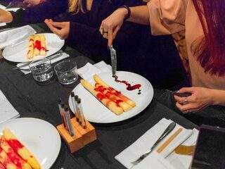 'Ik vond de bouillon die gerookt was met mensenhaar waanzinnig lekker'