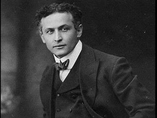 Houdini-act loopt fataal af voor illusionist, en dat is niet voor het eerst