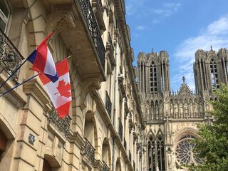 Champagne in het raamkozijn