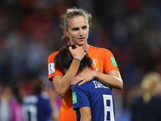 De troostende arm van Miedema