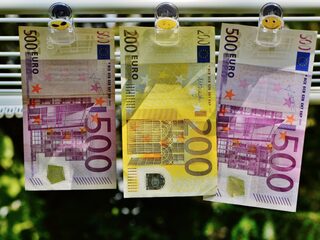 Verlaag de belastingen, verhoog de staatsschuld