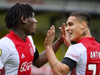Ajax wint met monsterzege (0-13) van VVV, nieuw eredivisierecord