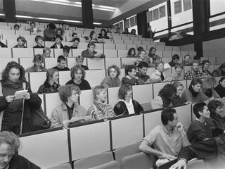 Te vaak, te veel Engels op de universiteit