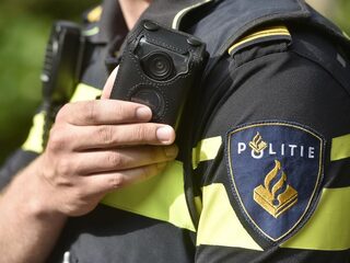 Minder agressie tegen politie door bodycams