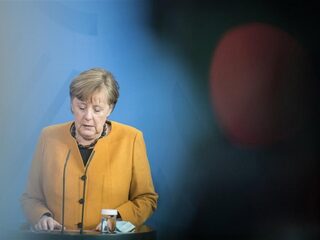 Podcast De Dag: wat gaat er mis in het coronabeleid van Angela Merkel?