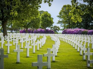Herdenking Amerikaanse WOII-soldaten op oorlogsbegraafplaats Margraten