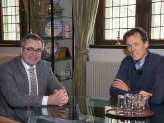 Burgemeester met Kerst ondergedoken